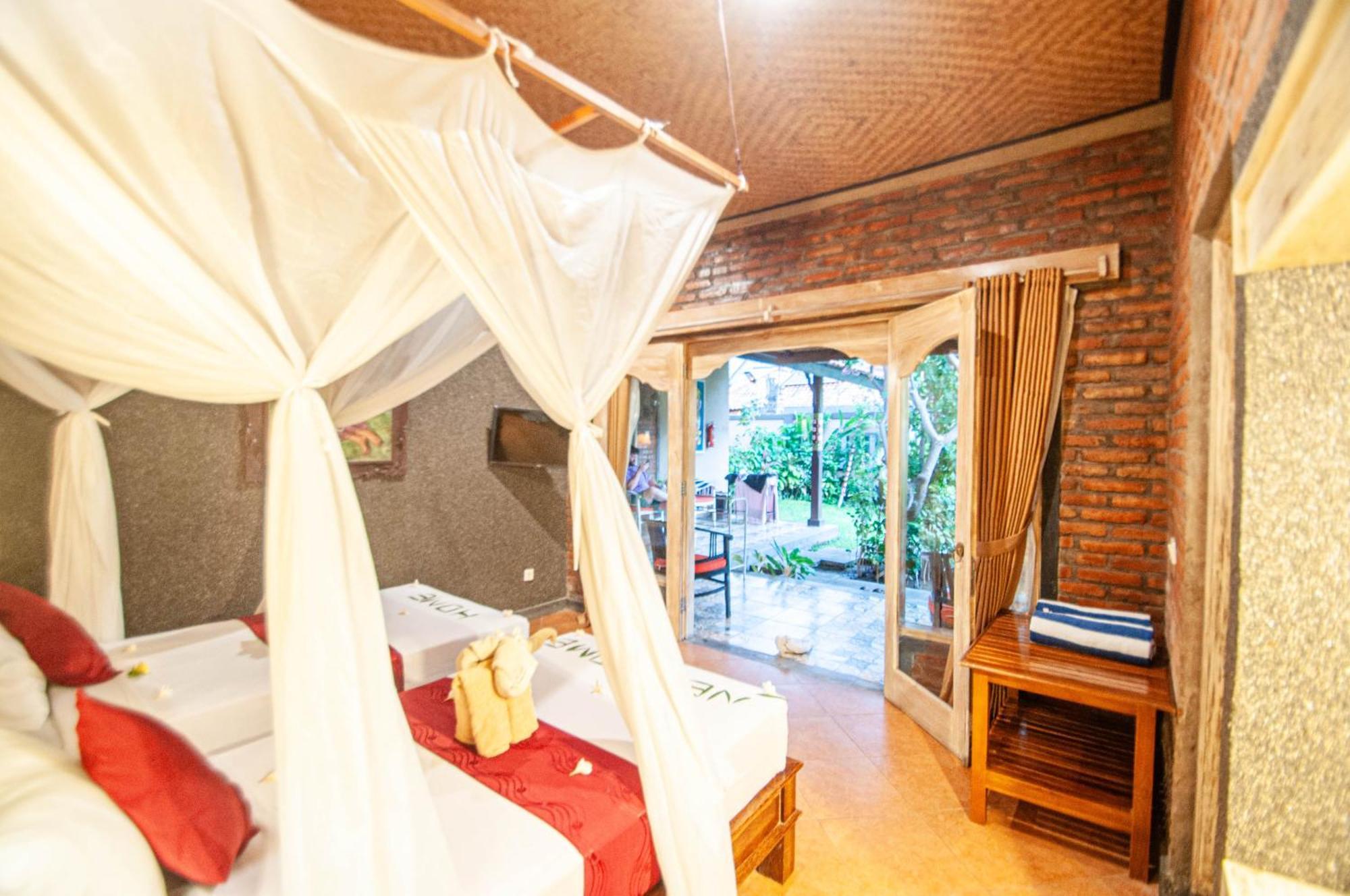 Kubuku Eco Dive Lodge And Yoga Pemuteran  Exterior photo