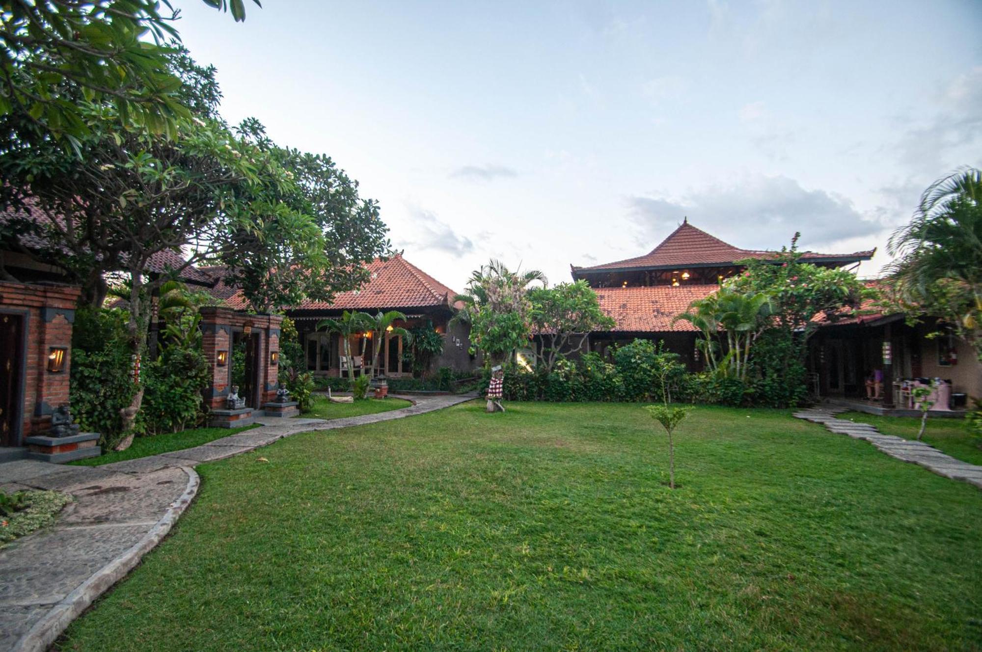 Kubuku Eco Dive Lodge And Yoga Pemuteran  Exterior photo
